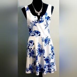 Sleeveless Dress By Trixxi Clothing Company - Size Medium